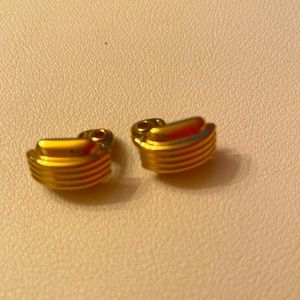 Monet clip on earrings